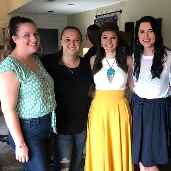 Meet your Posher, Lauren - Picture 1 of 1